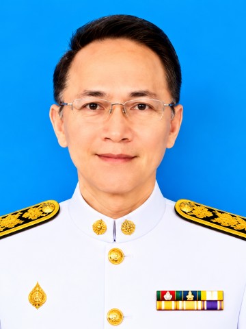 นายคุณากร บุตรชัย